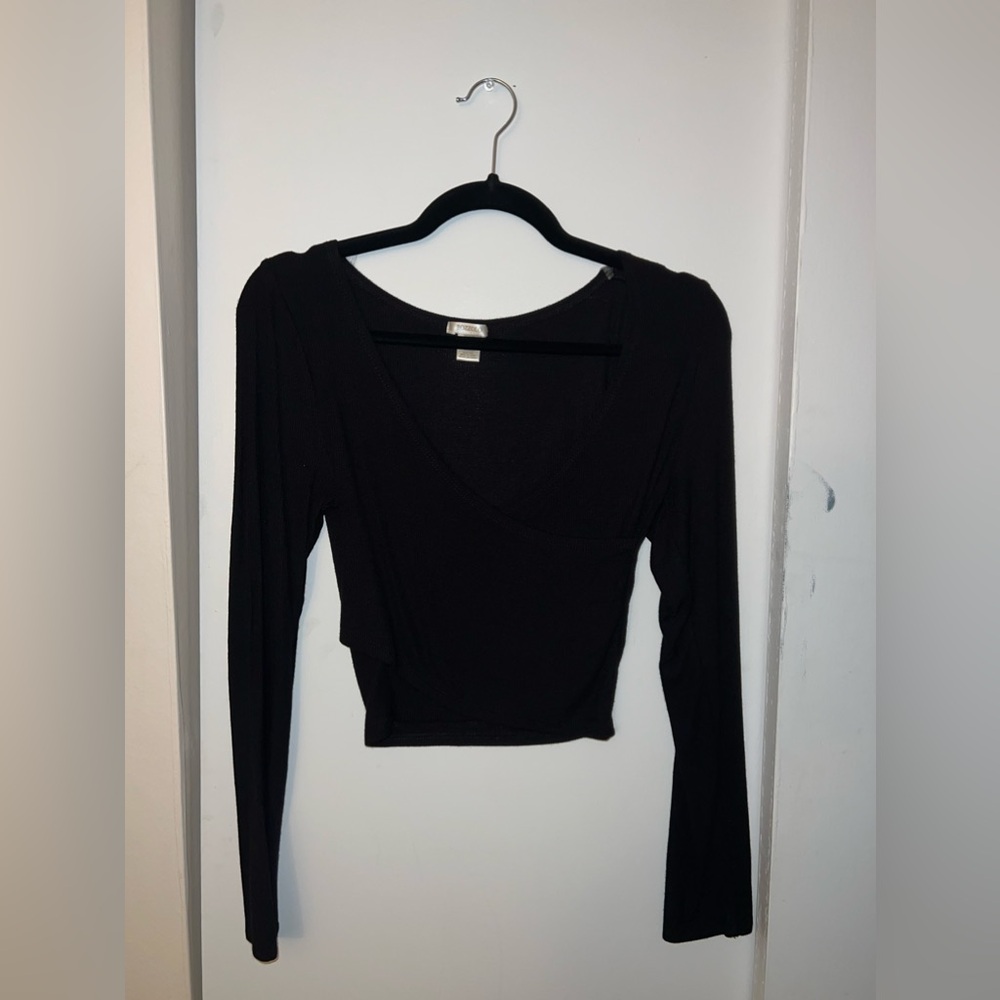 Black cropped top